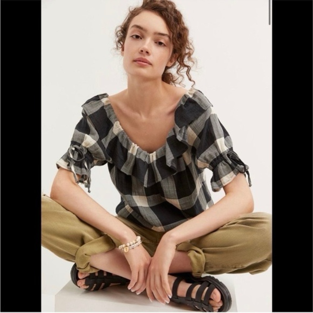 Anthropologie Ruffled Boat Neck Top size xs